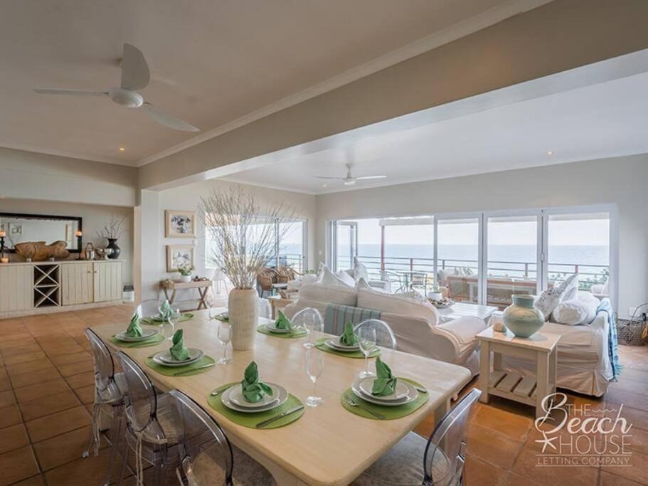 Photo of Livingroom in Sheffield Beach