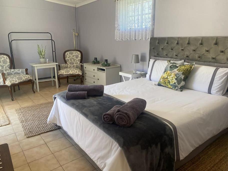 Photo of Bedroom in Oudtshoorn