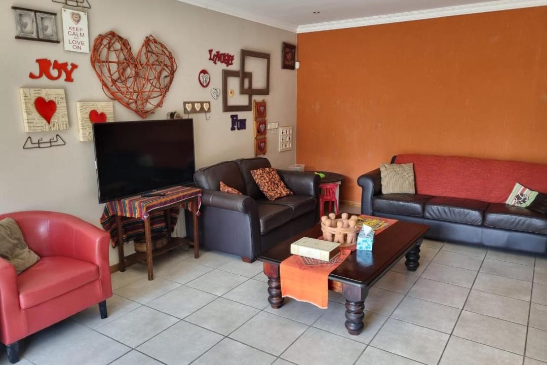 Photo of Livingroom in Beacon Bay