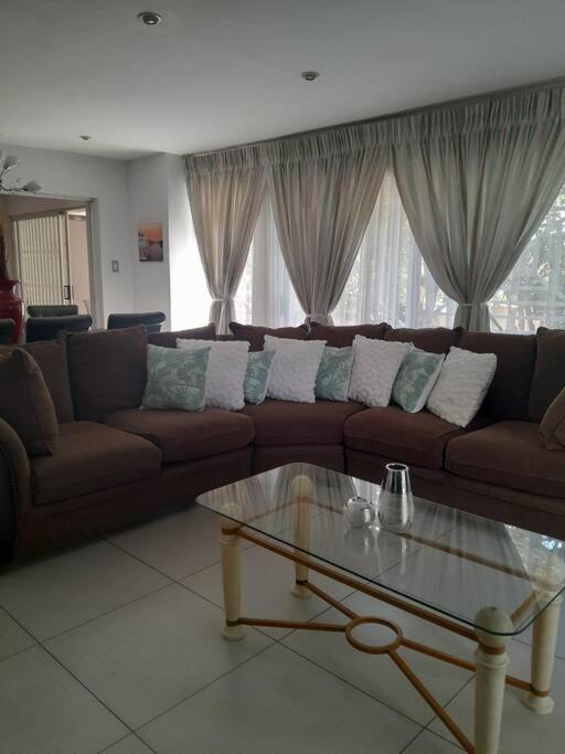 Photo of Livingroom in Faerie Glen