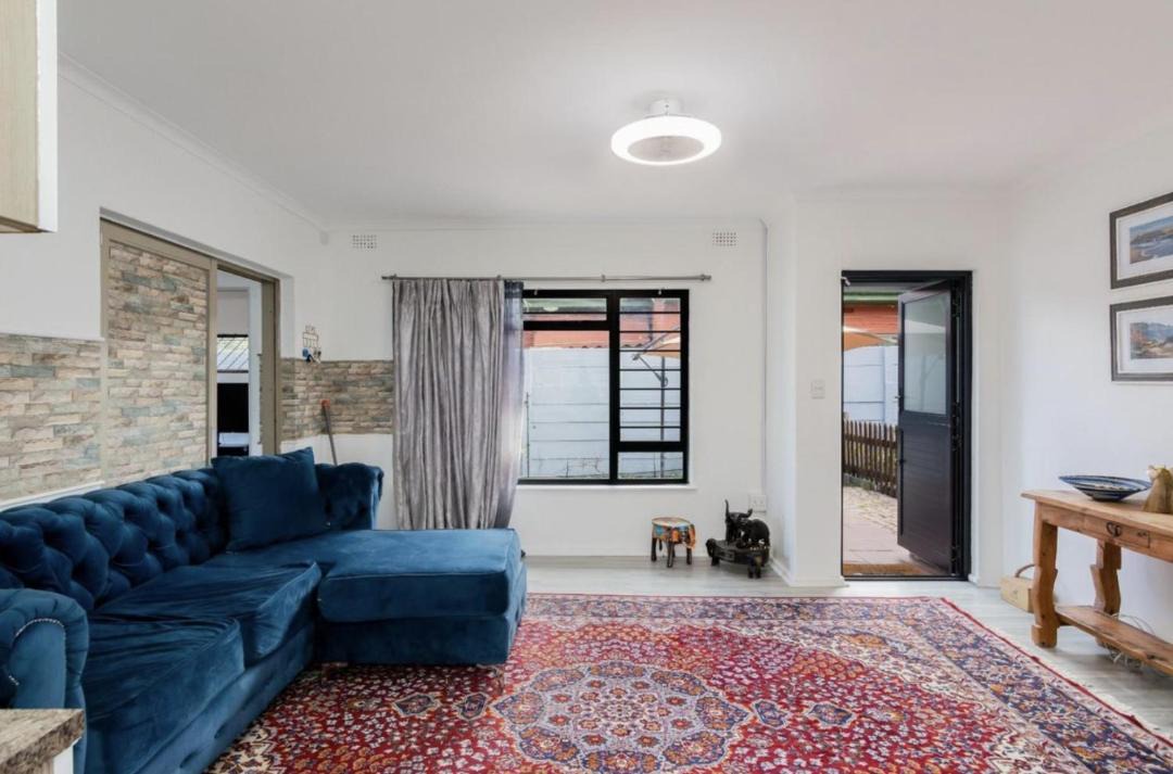 Photo of Livingroom in Gordons Bay Central