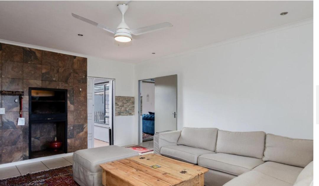 Photo of Livingroom in Gordons Bay Central