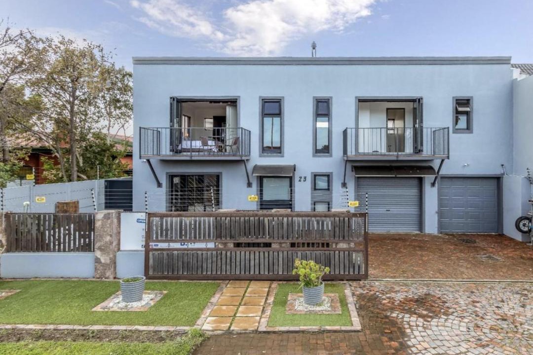 Photo of Buildings in Gordons Bay Central