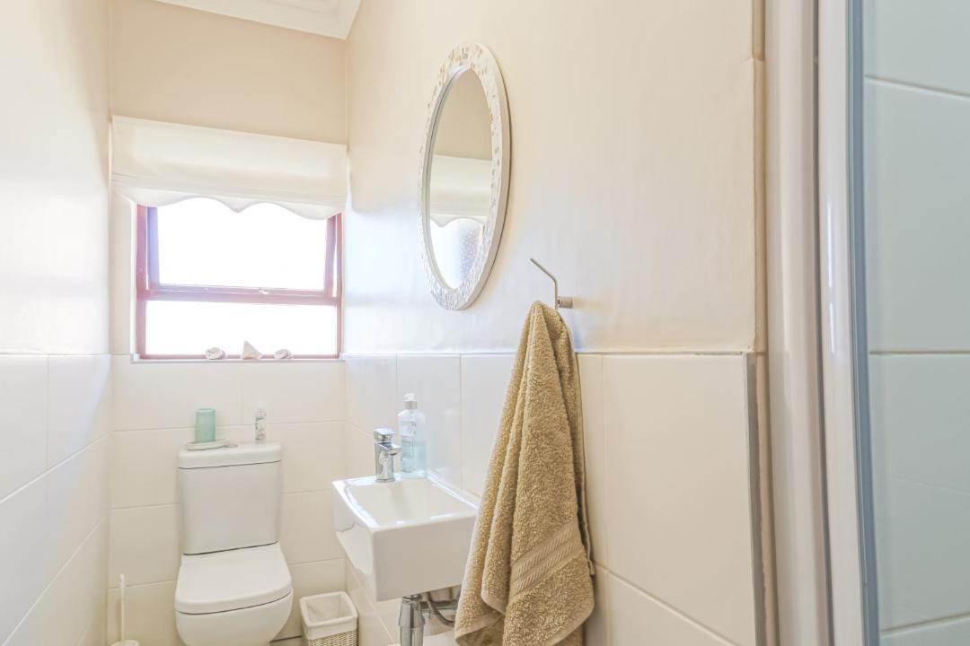 Photo of Bathroom in Hartenbos