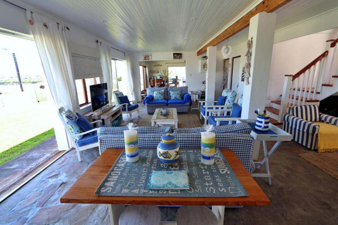 Photo of Livingroom in Still Bay