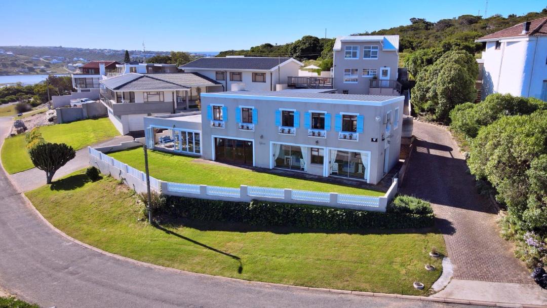 Photo of Buildings in Still Bay