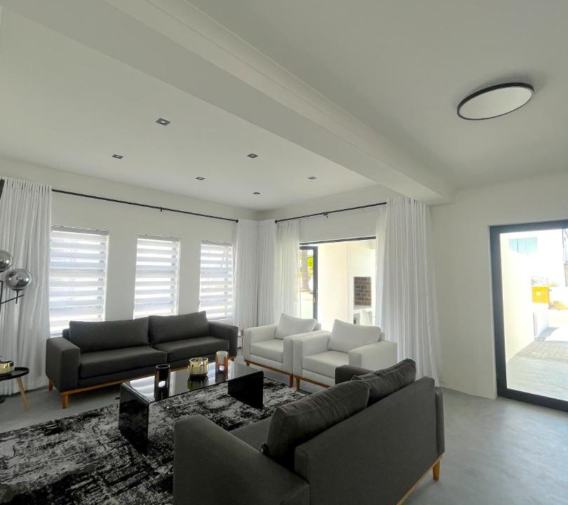 Photo of Livingroom in Shelley Point