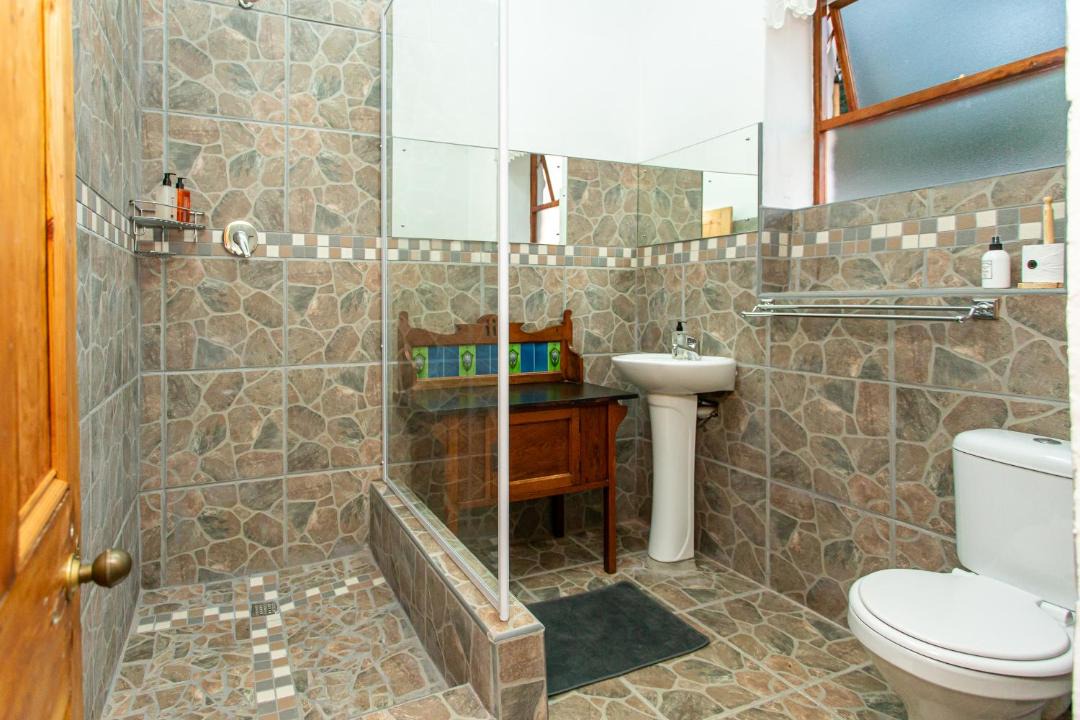 Photo of Bathroom in Oudtshoorn