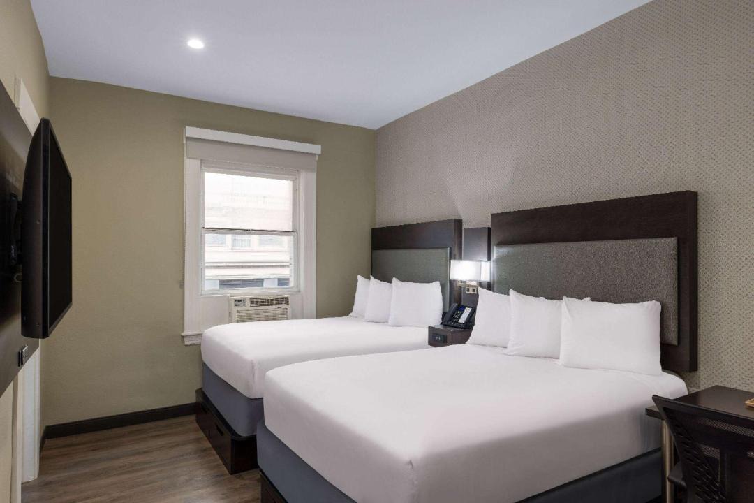 Photo of Bedroom in Theater District