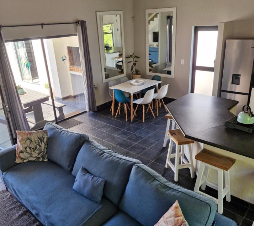 Photo of Livingroom in Shelley Point