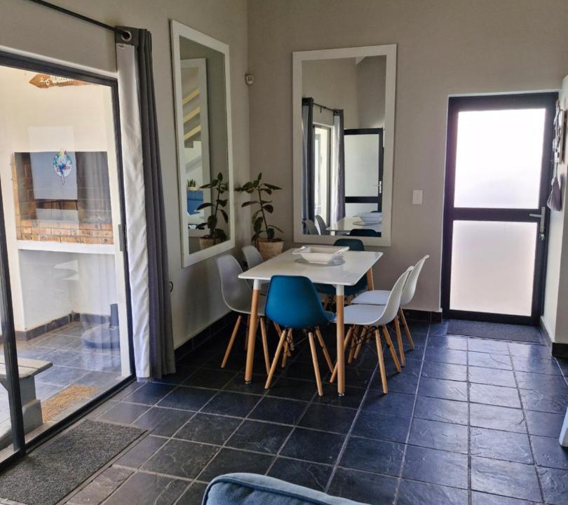 Photo of Livingroom in Shelley Point