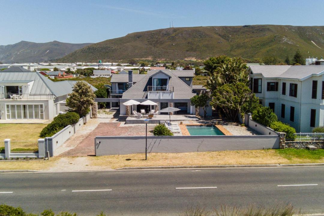 Photo of Buildings in Westcliff