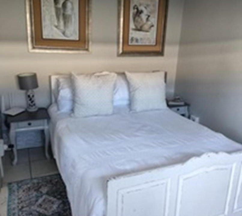 Photo of Bedroom in Oudtshoorn
