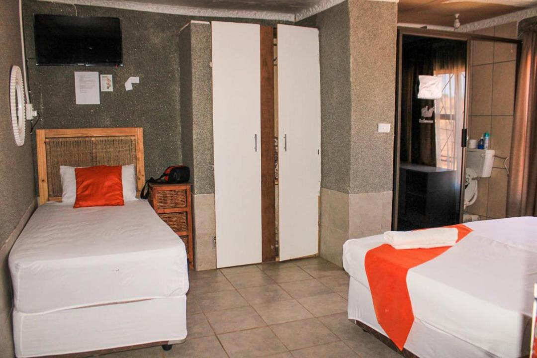 Photo of Bedroom in Taung Station