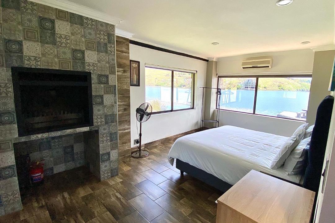 Photo of Bedroom in Emalahleni