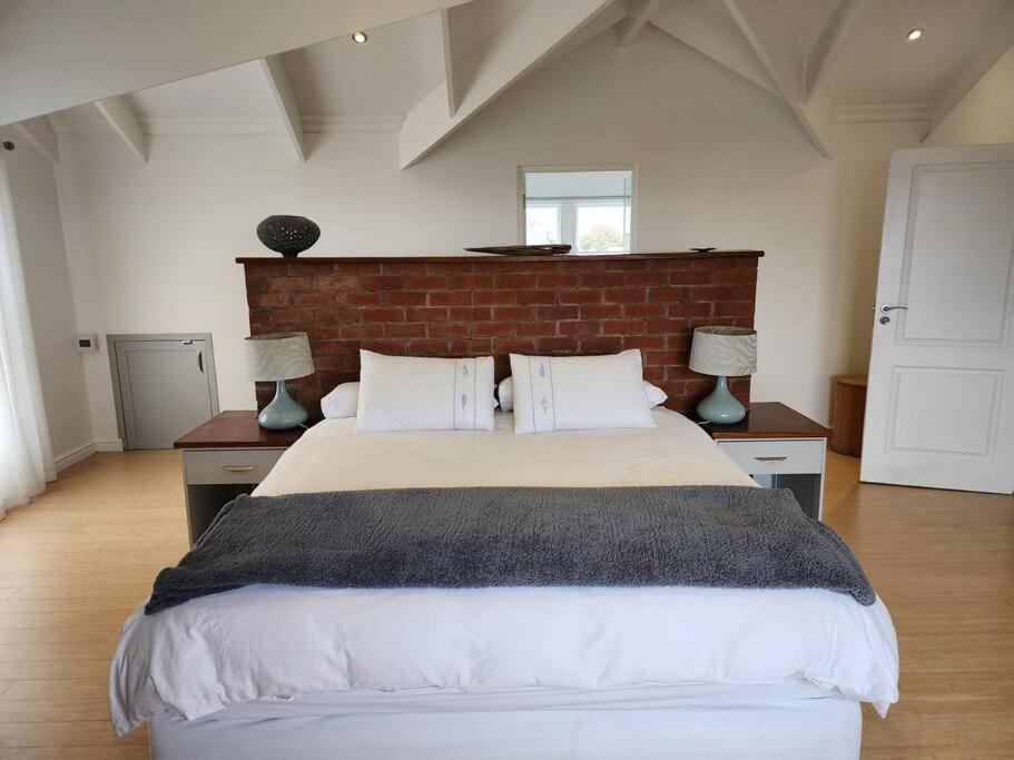 Photo of Bedroom in Grotto Bay