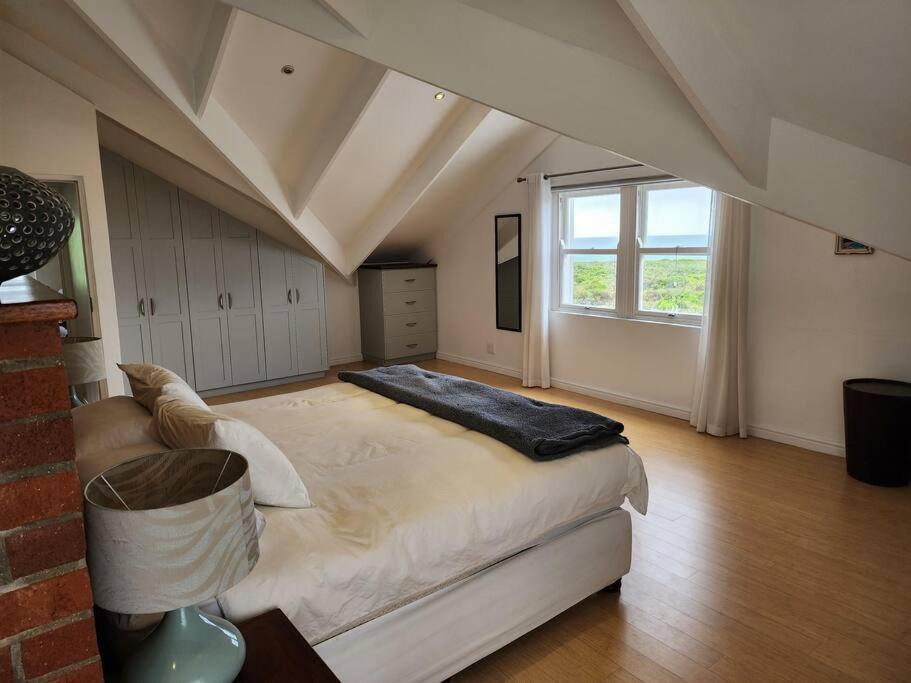 Photo of Bedroom in Grotto Bay