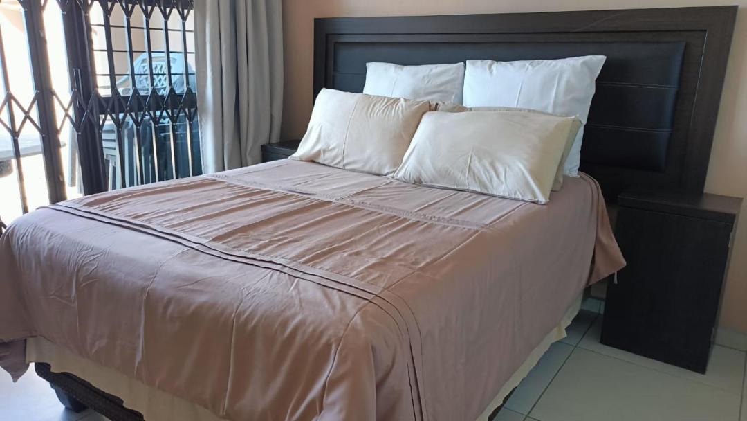Photo of Bedroom in Manaba Beach