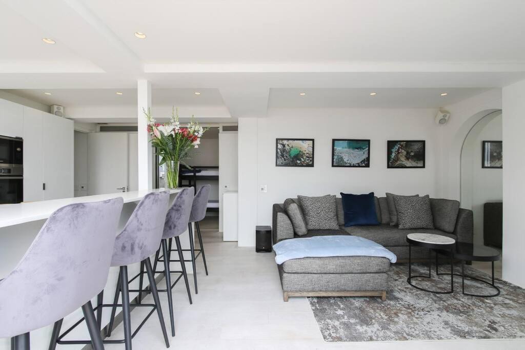 Photo of Livingroom in Bantry Bay