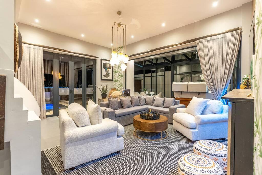 Photo of Livingroom in Scott Estate