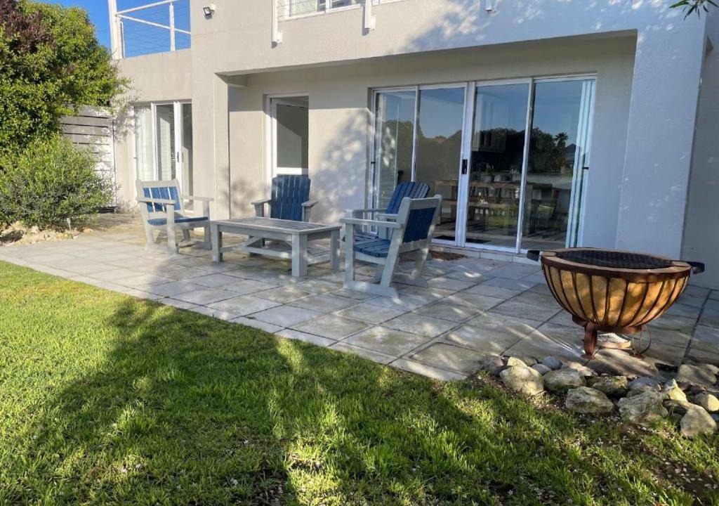 Photo of Others in Port Owen