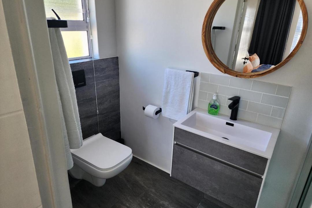 Photo of Bathroom in Yzerfontein