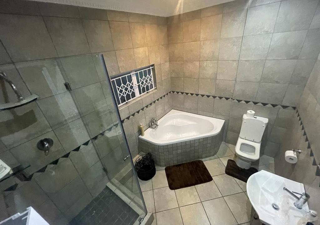 Photo of Bathroom in Illovo Beach