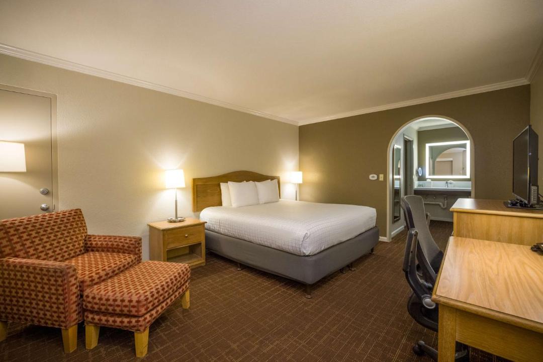 Photo of Bedroom in Edgewood Park