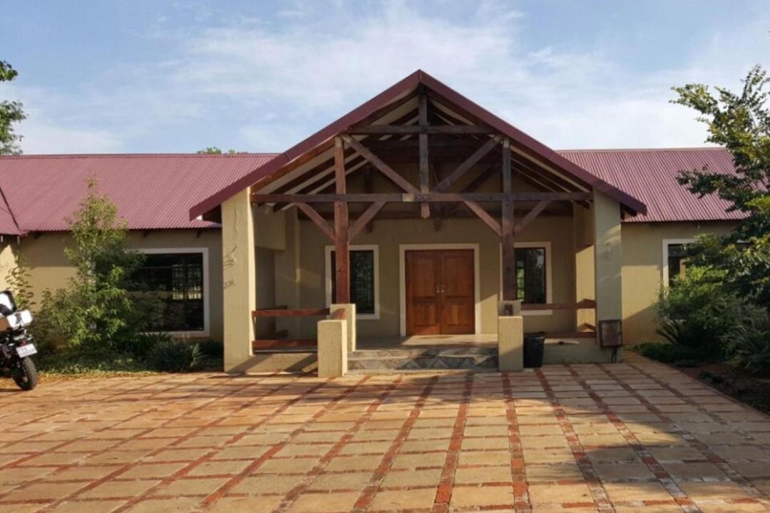 Photo of Buildings in Delmas