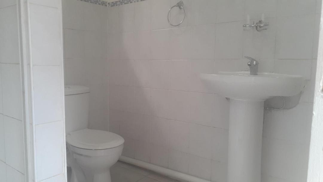 Photo of Bathroom in Langenhoven Park