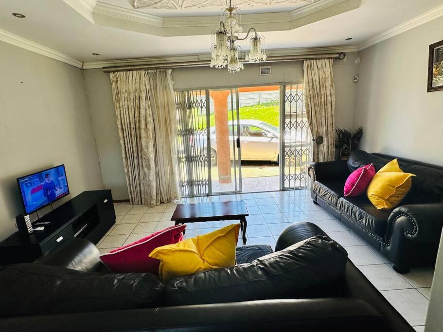 Photo of Livingroom in Amanzimtoti