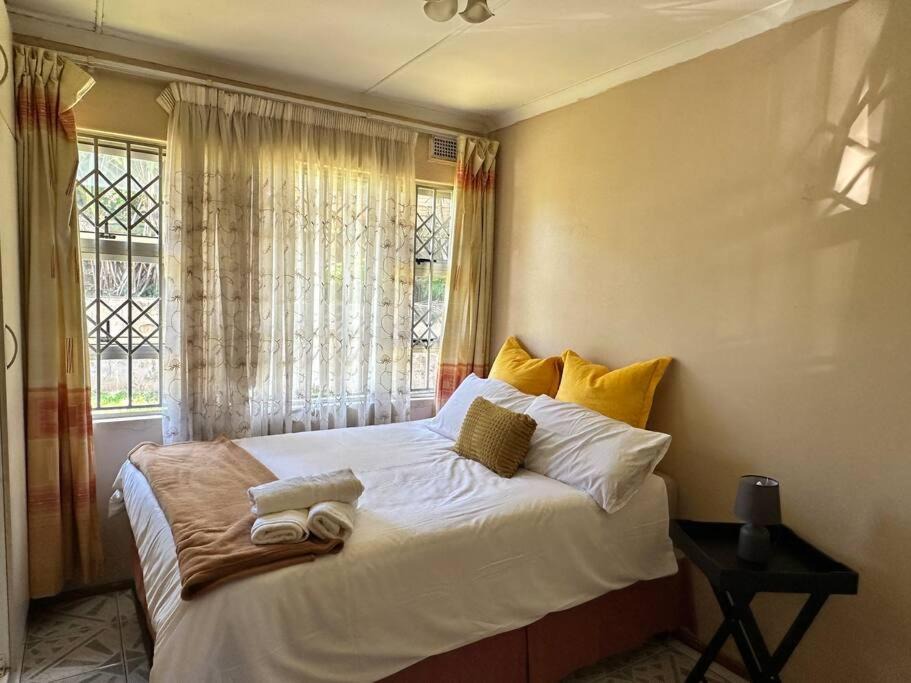 Photo of Bedroom in Amanzimtoti