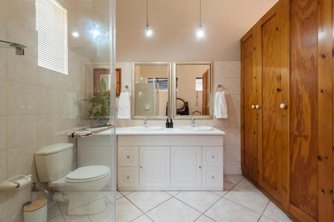 Photo of Bathroom in Muckleneuk