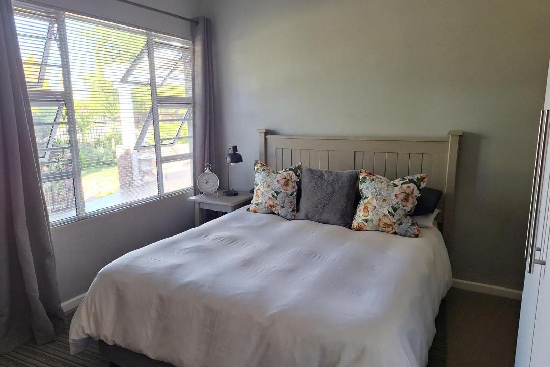 Photo of Bedroom in Oudtshoorn
