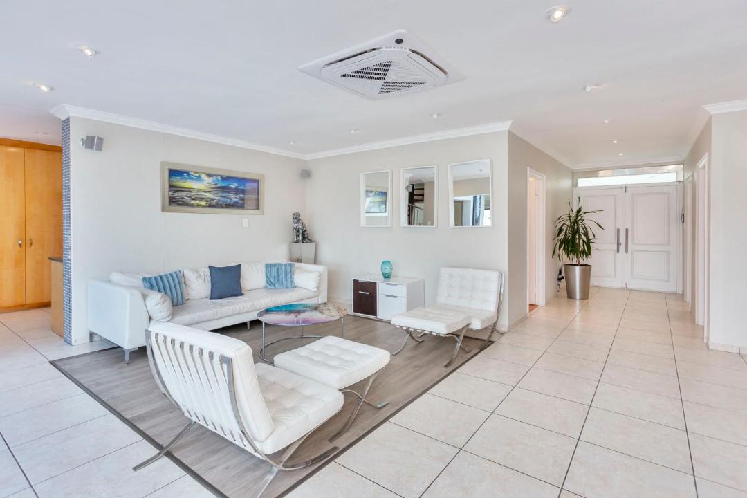Photo of Others in Bloubergstrand