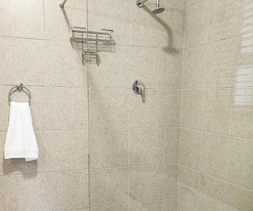 Photo of Bathroom in Faerie Glen
