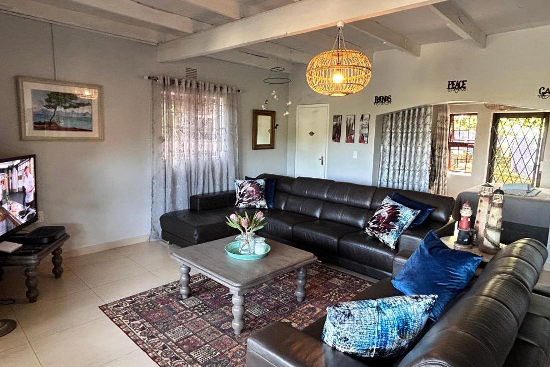 Photo of Livingroom in Port Edward