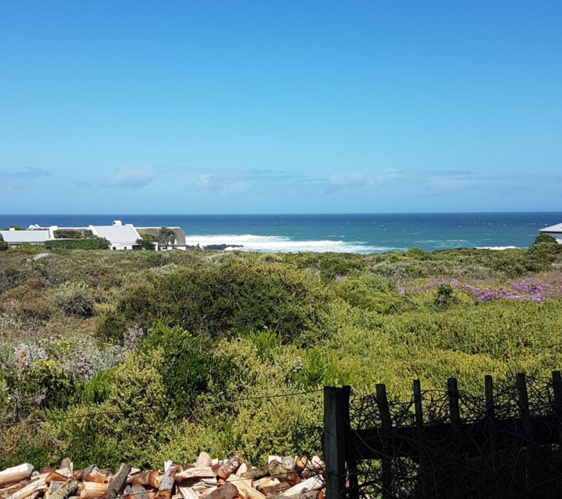 Photo of Others in Grotto Bay