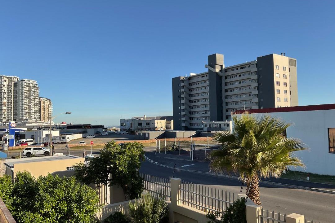 Photo of Others in Bloubergstrand
