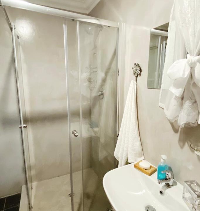Photo of Bathroom in Universitas