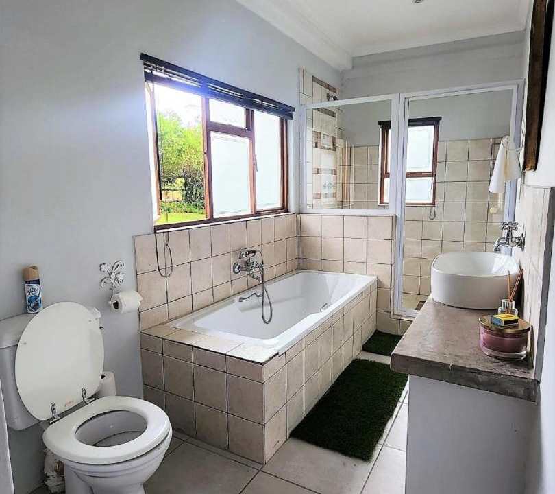 Photo of Bathroom in Nottingham Road