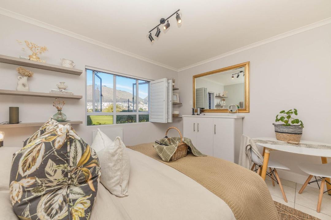 Photo of Livingroom in Mouille Point