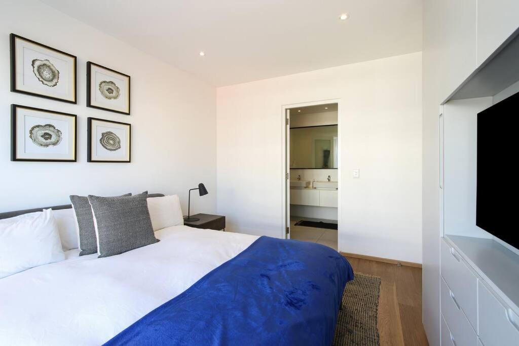 Photo of Bedroom in Mouille Point