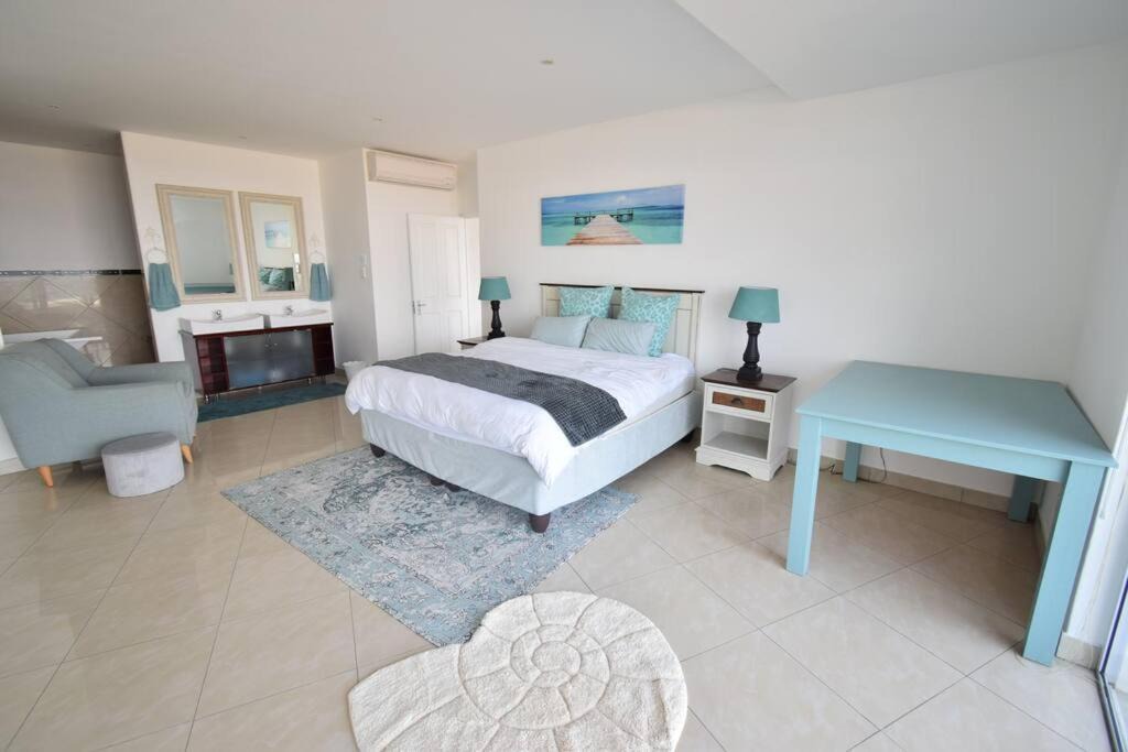 Photo of Bedroom in Margate Beach