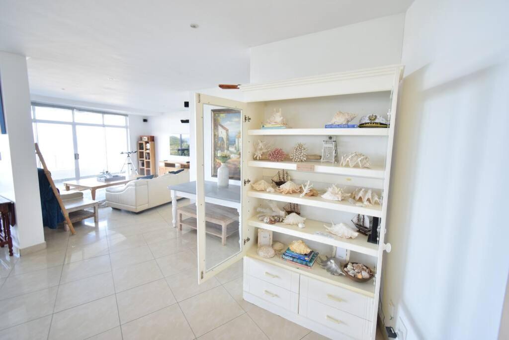 Photo of Livingroom in Margate Beach