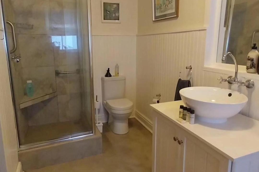 Photo of Bathroom in Darling