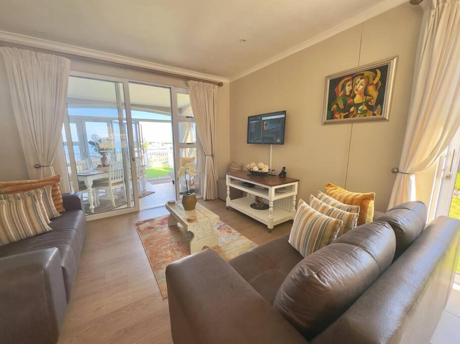 Photo of Livingroom in Pinnacle Point