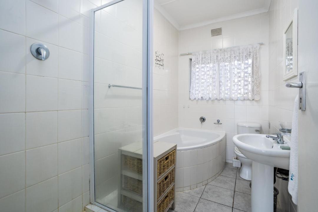 Photo of Bathroom in Manaba Beach