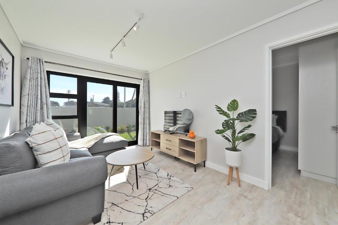 Photo of Livingroom in Milnerton
