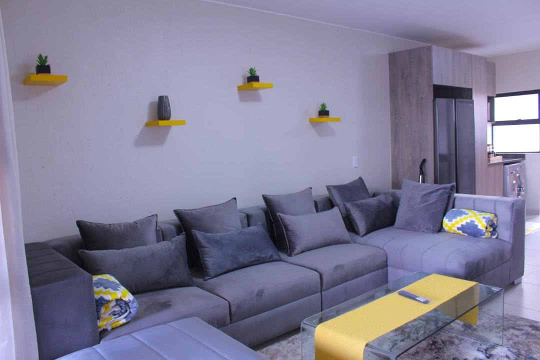 Photo of Livingroom in Ekurhuleni